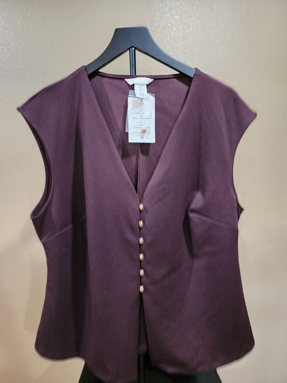 H&M Brown Sleeveless V-Neck Button Front Blouse